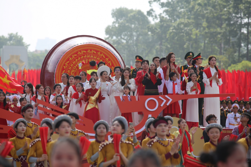 Sắc màu nghệ thuật trong bản hùng ca diễu binh, diễu hành Quốc khánh -0