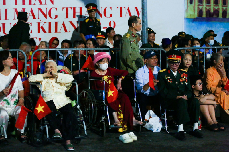 z6968120836343_b8aad0ba3abc9b9fafc8ce214954bc8e.jpg -0