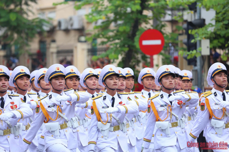 z6968356876174_9e25d795d4b5a3ac10202509571bc073.jpg -0