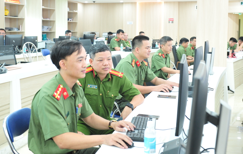 Đồng hành để thấu hiểu vất vả của Công an Thủ đô trong những ngày đảm bảo ANTT Đại lễ A80 -0