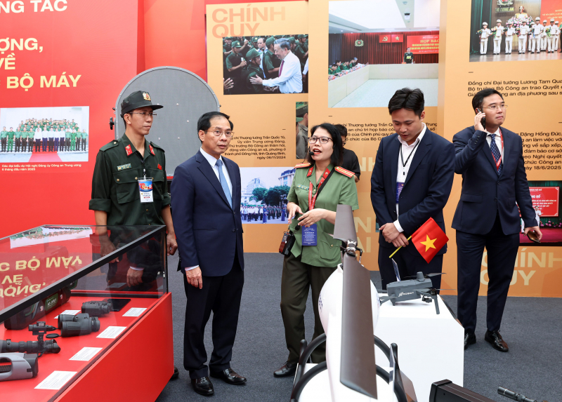 Không gian hội tụ biến thành kỷ lục -0