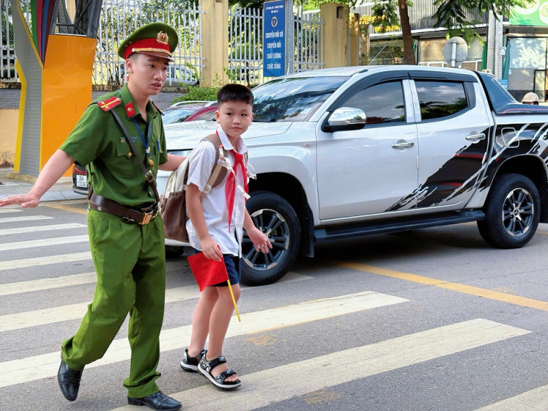 Đảm bảo an ninh, an toàn giao thông trong ngày khai trường -0