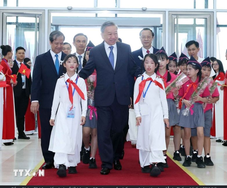 Không áp đặt những chuẩn mực cũ cho nền giáo dục hiện đại -0