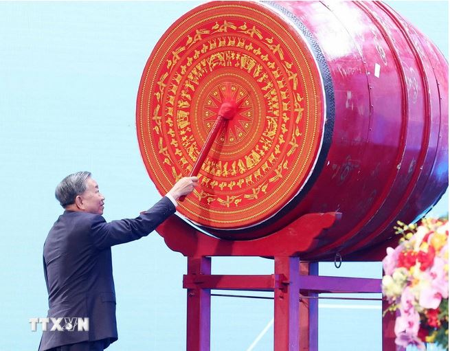 Không áp đặt những chuẩn mực cũ cho nền giáo dục hiện đại -0