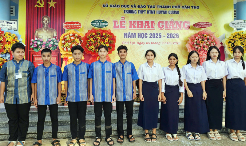 Sôi nổi lễ khai giảng năm học mới trên các đảo ở Đặc khu Trường Sa -0