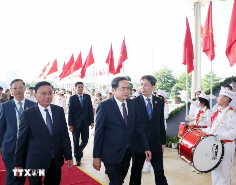 Không áp đặt những chuẩn mực cũ cho nền giáo dục hiện đại -0