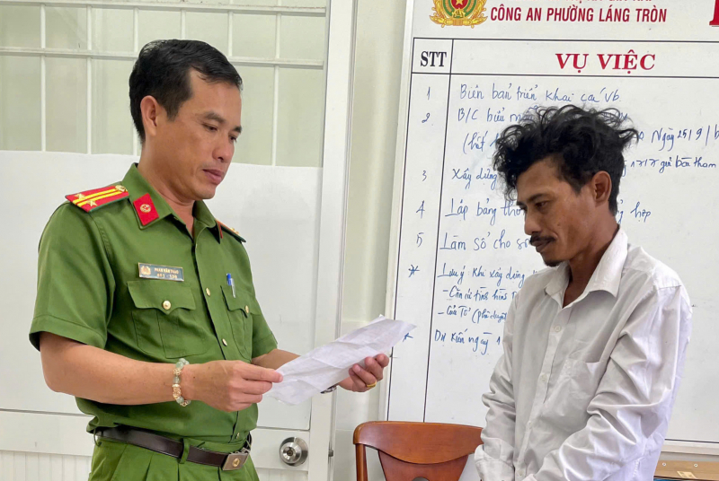 Công an phường ở Cà Mau bắt nhiều đối tượng truy nã -0