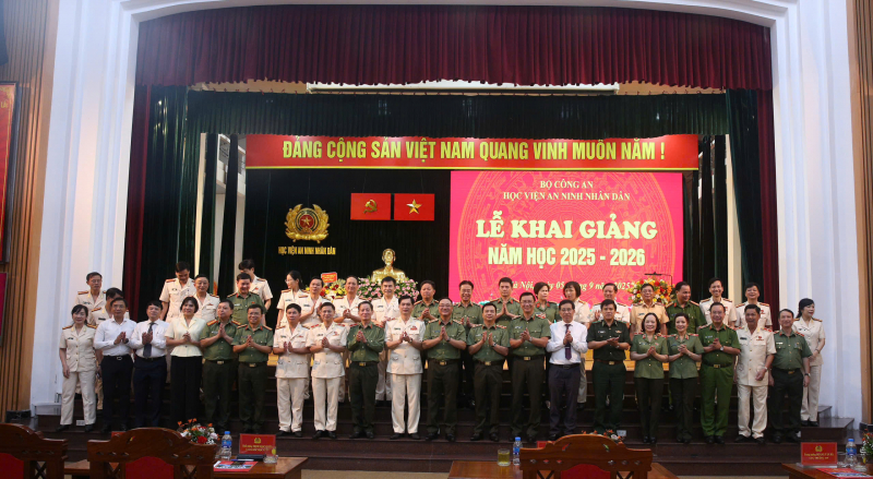 Thứ trưởng Phạm Thế Tùng dự Lễ khai giảng năm học mới tại Học viện ANND -0