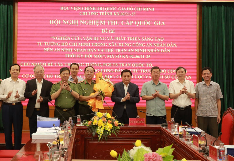 Nghiệm thu đề tài cấp Quốc gia nghiên cứu tư tưởng Hồ Chí Minh trong xây dựng, phát triển CAND -0