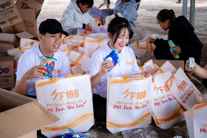 Công ty TNHH Truyền thông và Giải trí F168 tiếp sức đến trường học sinh nghèo -0