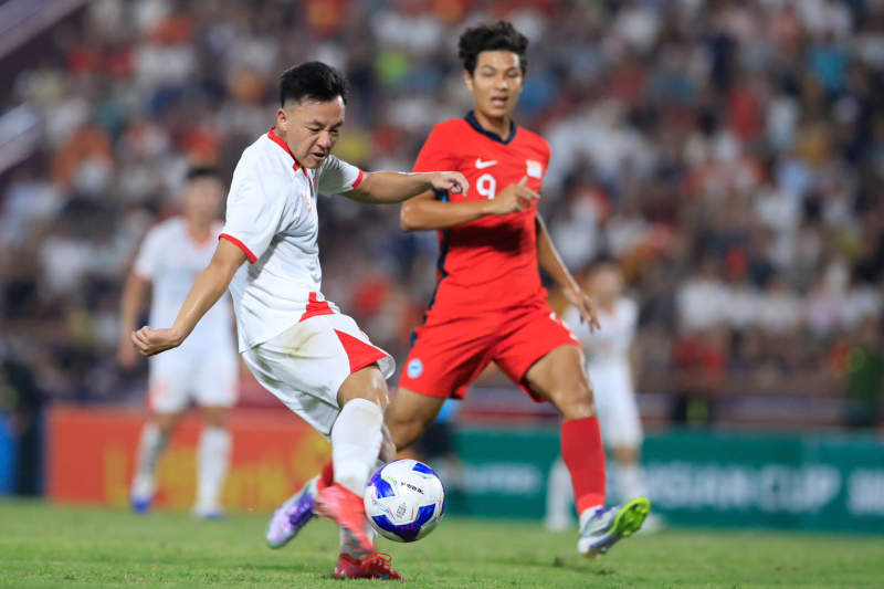 Thắng nhọc U23 Singapore, U23 Việt Nam đòi lại ngôi đầu bảng C -0