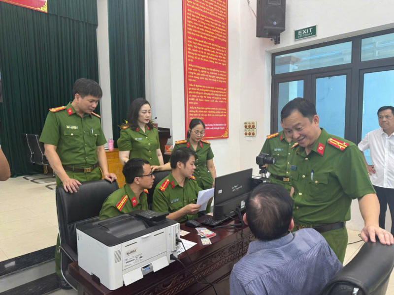 Thanh Hóa cấp phát hơn 184.000 Thẻ đảng viên có gắn chíp -0