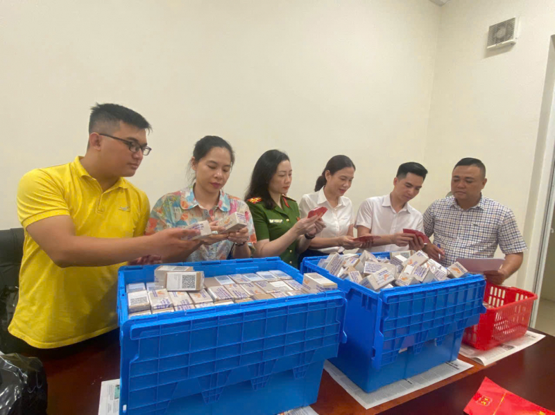 Thanh Hóa cấp phát hơn 184.000 Thẻ đảng viên có gắn chíp -0