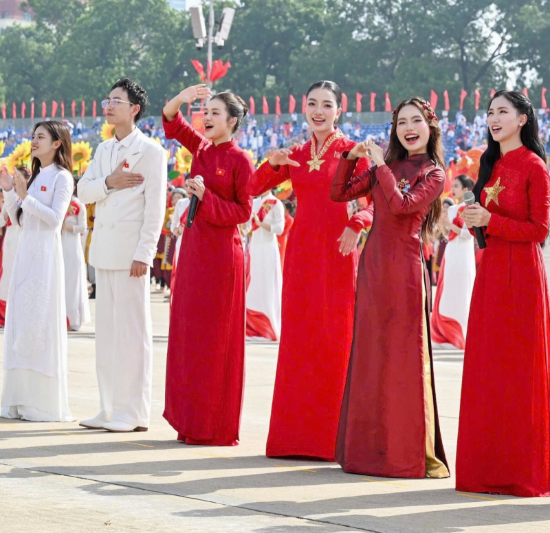 Chuyện chưa kể nơi hậu trường nghệ sĩ ở A80 -1
