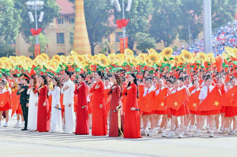 Chuyện chưa kể nơi hậu trường nghệ sĩ ở A80 -4