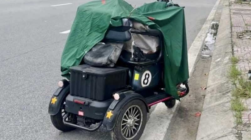 Ông lão 70 tuổi bán vé số tử vong bất thường trên xe lăn điện -0