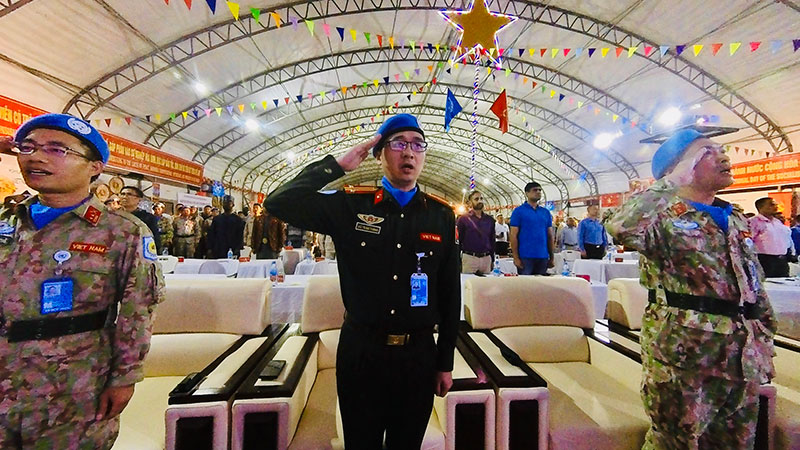 Đón Tết Độc lập ở châu Phi -0