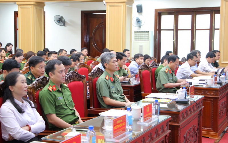 Đối thoại thẳng thắn, tháo gỡ vướng mắc cho Công an xã, phường -0