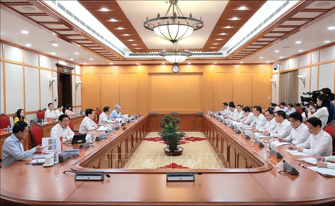Bộ Chính trị cho ý kiến về công tác chuẩn bị Đại hội Đảng bộ tỉnh Cà Mau và Hưng Yên -0