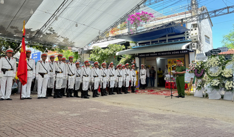 Nghẹn ngào tiễn biệt cán bộ Công an hy sinh khi truy bắt tội phạm -0