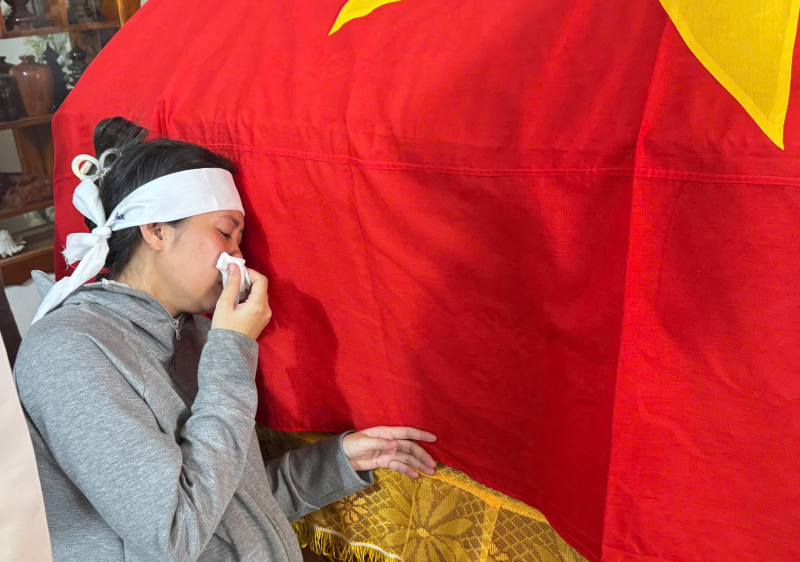 Nghẹn ngào tiễn biệt cán bộ Công an hy sinh khi truy bắt tội phạm -0