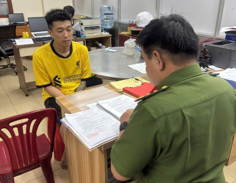 Bắt giữ đối tượng trộm cắp tài sản tại Bệnh viện Bình Tân  -1