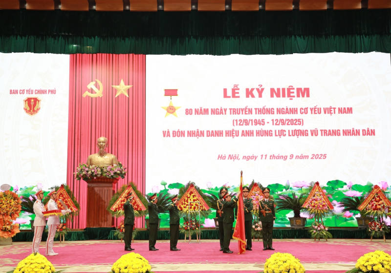 Ngành cơ yếu Việt Nam đón nhận danh hiệu Anh hùng lực lượng vũ trang nhân dân -0