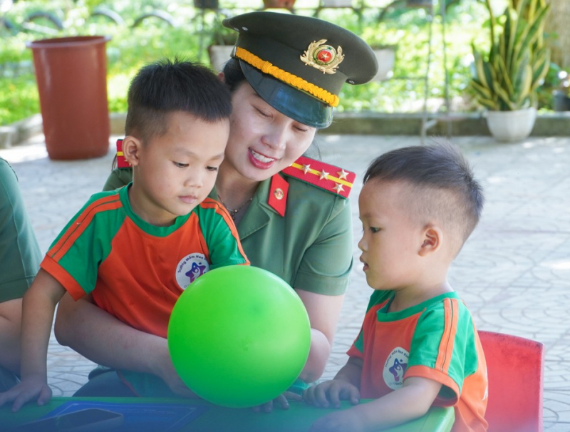 Nhiều hoạt động nhân văn của Công an Quảng Trị đồng hành cùng học sinh  -0