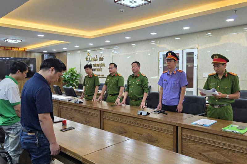 Bắt giữ nhóm đối tượng lập doanh nghiệp để sản xuất, buôn bán yến sào giả -0