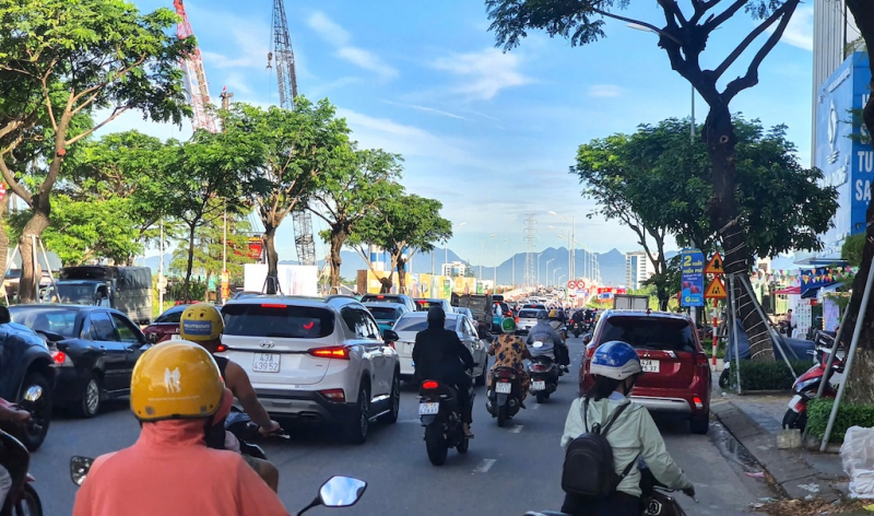 Cao ốc căn hộ xây dựng rầm rộ ngay điểm nghẽn giao thông, Sở Xây dựng “chưa thấy” hồ sơ thiết kế -0