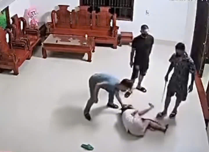 Nguyên nhân 3 đối tượng hành hung người phụ nữ trong nhà ở Tam Đảo -0