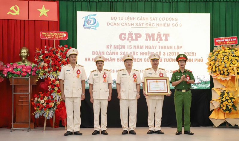 Đoàn Cảnh sát đặc nhiệm số 3: Vững vàng nơi tuyến lửa, tỏa sáng truyền thống anh hùng -0