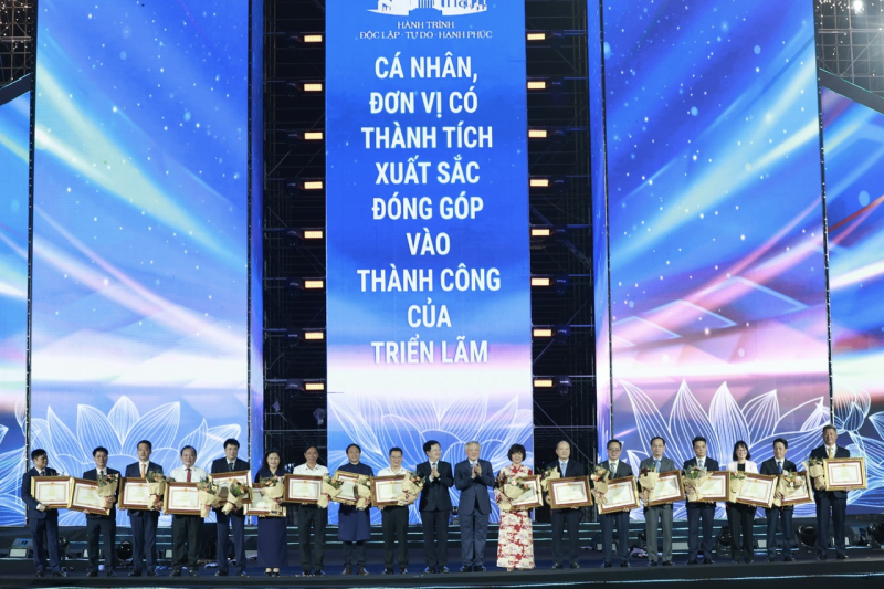 Bế mạc Triển lãm thành tựu đất nước “80 năm hành trình Độc lập – Tự do – Hạnh phúc” -0