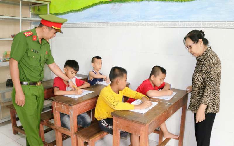 Lan tỏa giá trị nhân văn từ mô hình “Trái tim nhỏ” -0