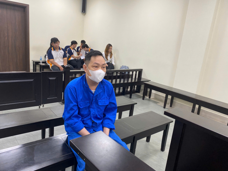 Nhờ làm giấy tờ hai xe sang, người đàn ông bị lừa 5,4 tỷ đồng -0