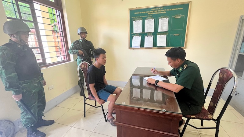 Triệt phá đường dây tổ chức cho người nước ngoài nhập cảnh trái phép vào Việt Nam để đưa sang Campuchia -0