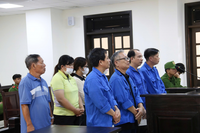 Cựu Giám đốc Trung tâm kỹ thuật tài nguyên môi trường cùng thuộc cấp lĩnh hơn 50 năm tù do chiếm đoạt trên 9,5 tỉ đồng -0