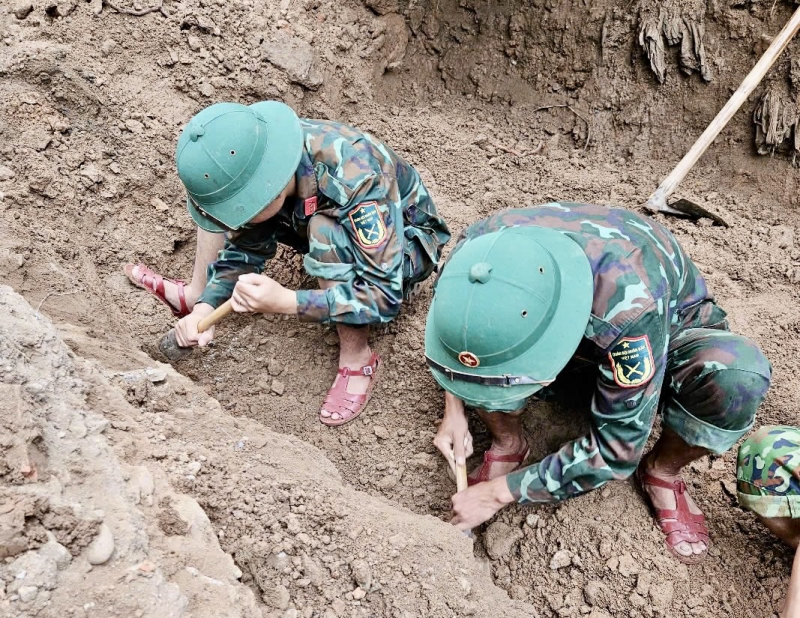 Tìm thấy hai bộ hài cốt liệt sĩ trong khuôn viên Chứng tích trường Bồ Đề - Thành cổ Quảng Trị -0