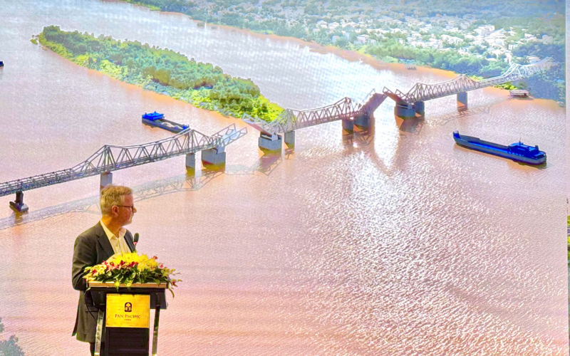 France partners with Hanoi to embellish and preserve values of Long Bien bridge -1
