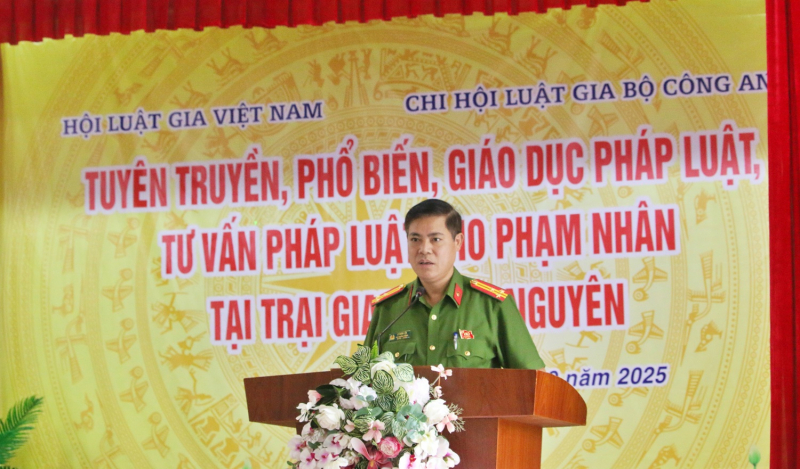 Tuyên truyền, tư vấn pháp luật cho các phạm nhân tại Trại giam Xuân Nguyên -0