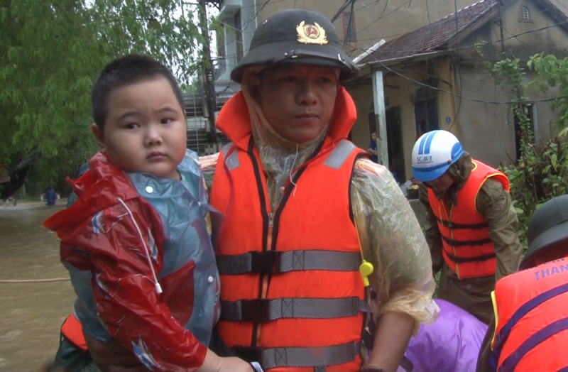Lấy trẻ em làm trung tâm trong các tình huống thiên tai -0