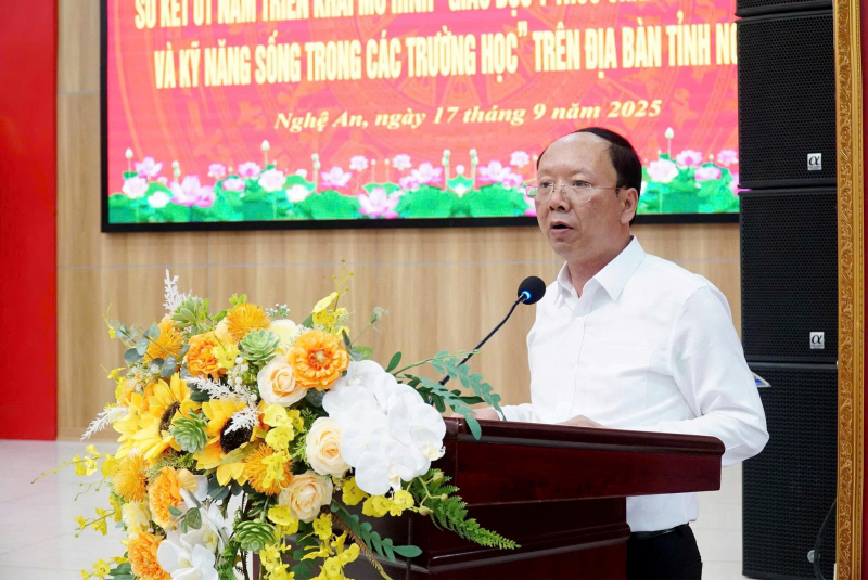 Sơ kết 1 năm triển khai mô hình “Giáo dục ý thức chấp hành pháp luật và kỹ năng sống trong các trường học” -0