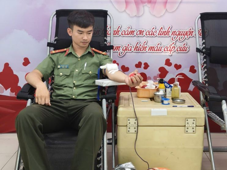 CBCS Công an Cao Bằng kịp thời hiến máu cứu người -1