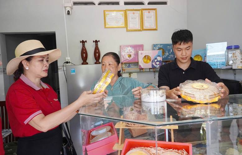 Agribank chi nhánh Vĩnh Long hỗ trợ nông dân chuyển đổi, phát triển nông nghiệp bền vững -0