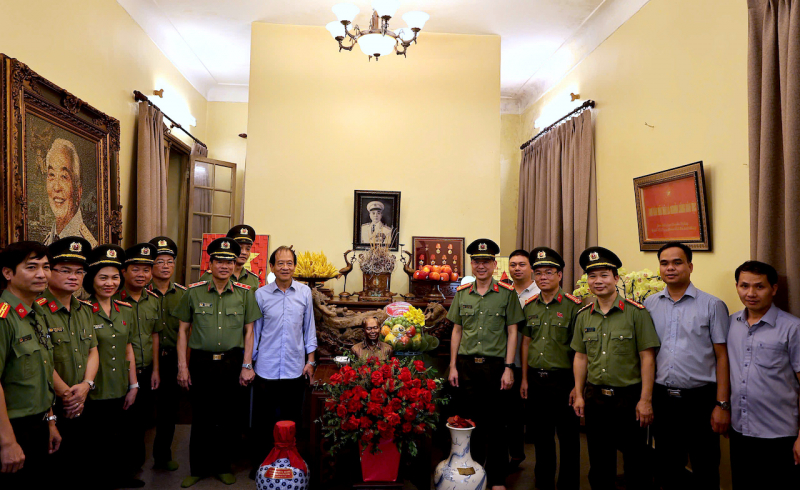 Cục Đào tạo - Bộ Công an thành kính dâng hương tưởng niệm Đại tướng Võ Nguyên Giáp -0
