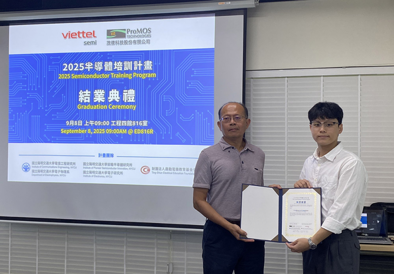 ky su nhan chung chi hoan thanh khoa hoc hop tac giua viettel semi va dai hoc quoc lap duong minh giao thong.jpg -1