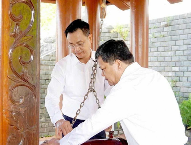 Những hồn thiêng bất từ bên dòng sông Long Đại -0