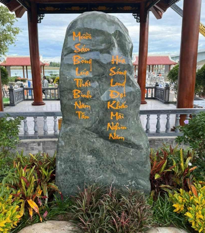 Những hồn thiêng bất từ bên dòng sông Long Đại -0