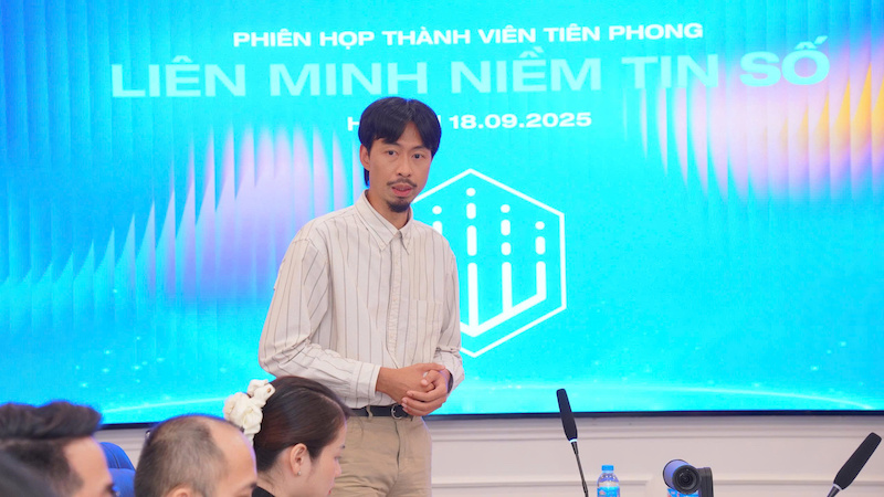 Không để bất kỳ ai phải đơn độc trên không gian số -0
