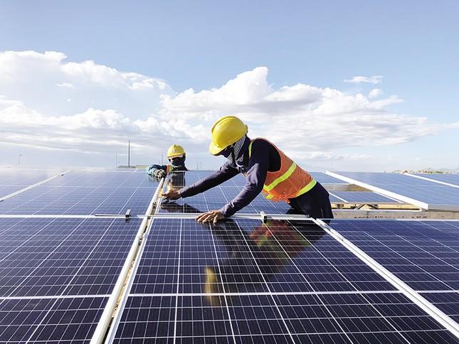 Lý do EVN đề xuất tăng chế tài xử phạt cho việc không thông báo khi lắp đặt điện mặt trời mái nhà -0